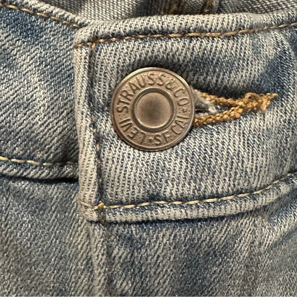 (Sold)Levi's 711 Skinny Jeans Women’s Size 27 Light Wash Mid Rise Stretch 27x 30 - Picture 7 of 12